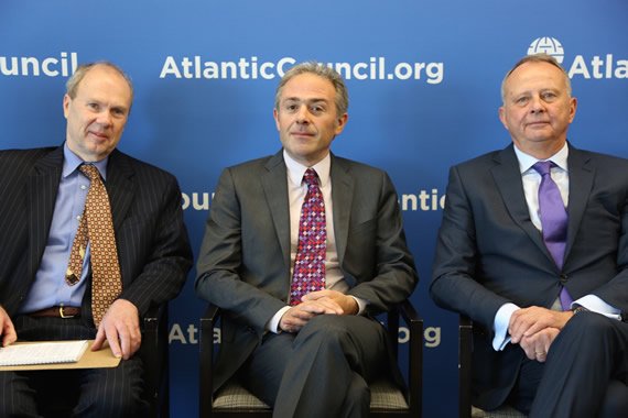 Financial Times columnist Edward Luce (center) led a panel discussion featuring Atlantic Council’s Mat Burrows (left) and Primakov Institute’s Alexander Dynkin (right), who coauthored Global System on the Brink: Pathways toward a New Normal.