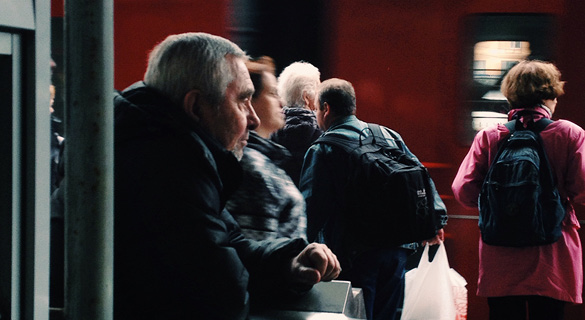 Back at the station, evening rush hour begins. The cool air thickens and so does the crowd.