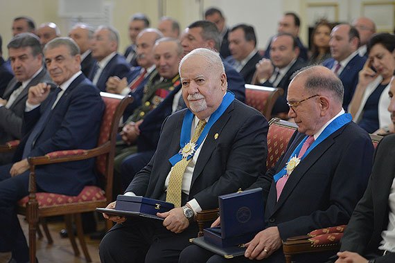 Vartan Gregorian wears the Order of Honor bestowed on him by the president of Armenia. Seated to Gregorian’s left is Carnegie Corporation of New York trustee Edward P. Djerejian, who was also awarded the Order of Honor.