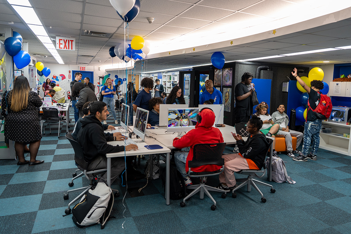 Teens Learn Tech Skills