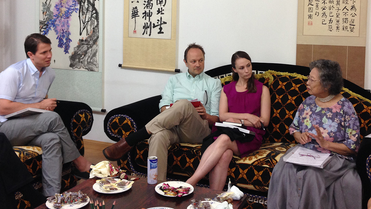 What Does it Take to Explain China to America?