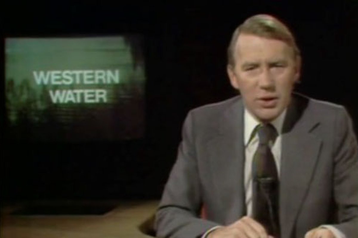 In 1975, Robert MacNeil and Jim Lehrer cofounded what soon became The MacNeil/Lehrer Report, the signature news program of PBS at that time and the precursor to PBS NewsHour.