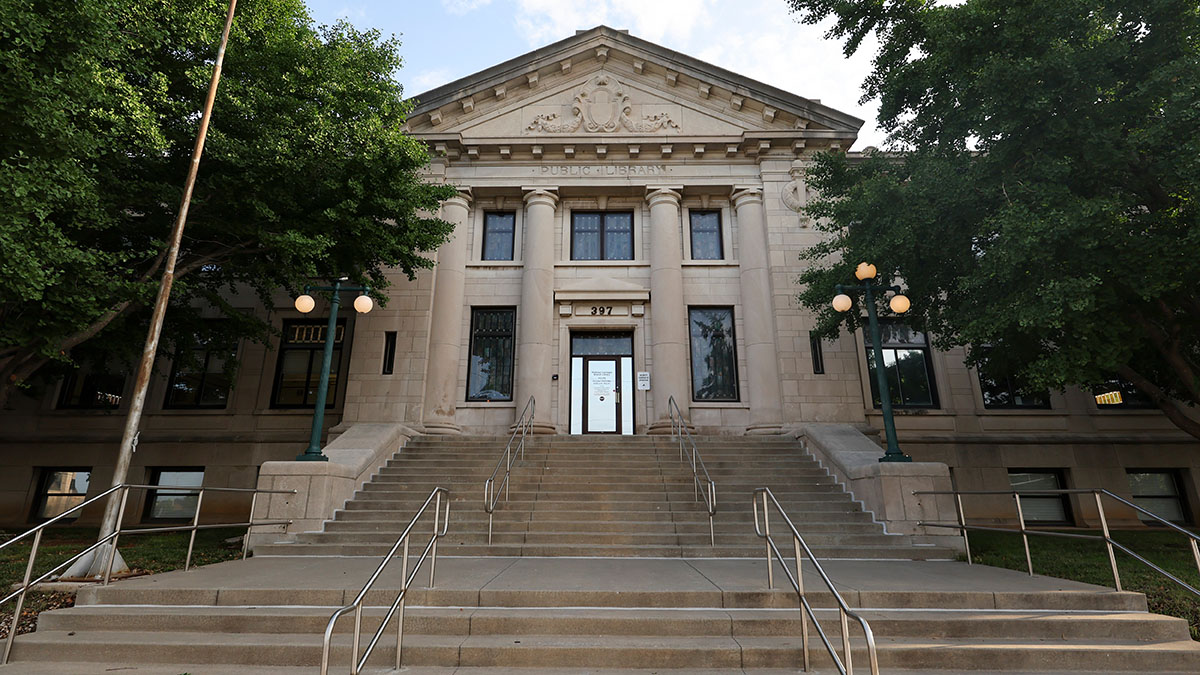 Facade of a Carnegie library in Springfield